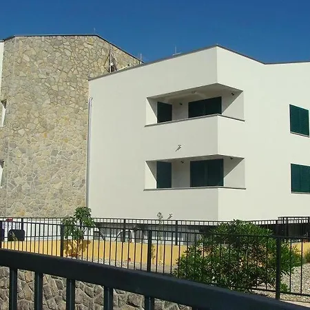 Apartmani Selce Exterior photo